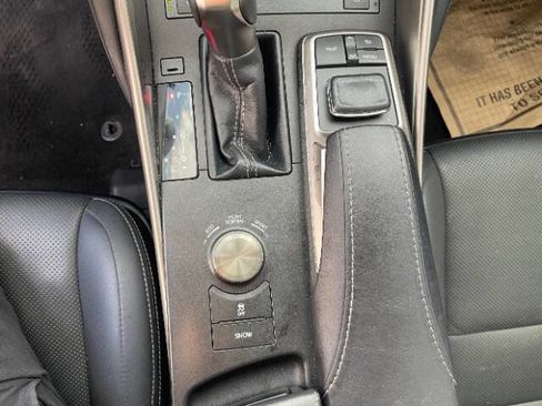 Used 2019 Lexus IS 300 w/ Navigation Package RWD image 17