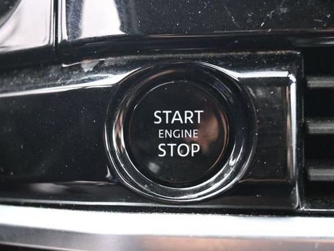 Used 2025 Nissan Pathfinder SV AWD/4WD image 22
