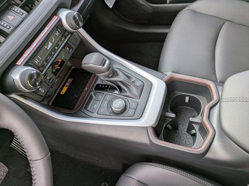 New 2025 Toyota RAV4 Limited image 13