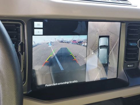 Used 2023 Ford Bronco Wildtrak image 16