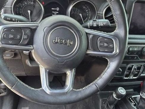 Used 2022 Jeep Wrangler Unlimited Sahara w/ Cold Weather Group AWD/4WD image 14