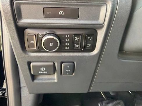 Used 2025 Ford F150 Platinum w/ Equipment Group 702A High AWD/4WD image 19