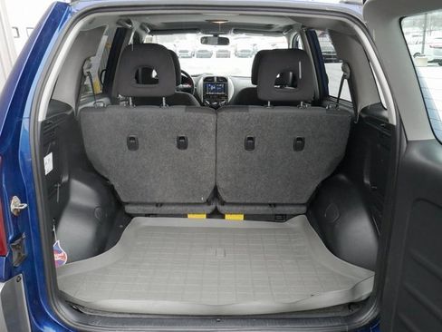 Used 2005 Toyota RAV4 4WD image 7