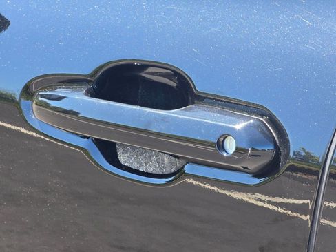 Used 2024 Toyota Highlander Platinum image 12