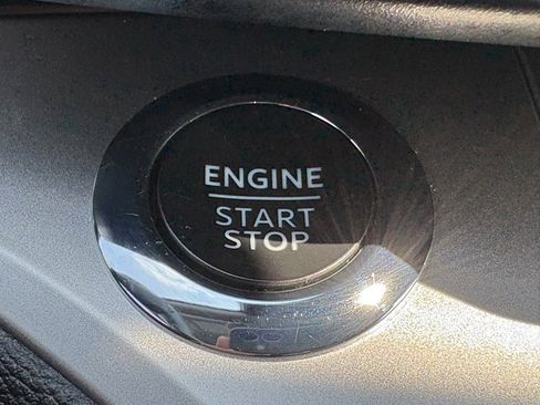 Used 2022 Ford Explorer XLT w/ Equipment Group 202A image 14