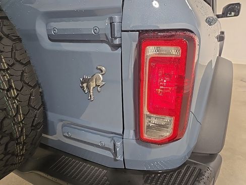 Used 2024 Ford Bronco Black Diamond image 9