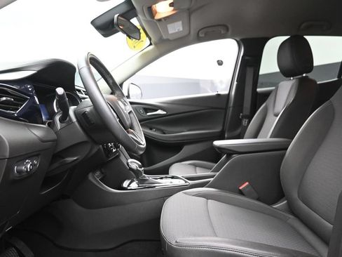Used 2022 Buick Encore GX Select w/ Sport Touring Package FWD image 17