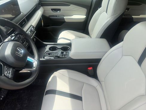 New 2026 Honda Pilot Touring image 8