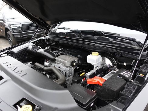 Used 2022 RAM 1500 Big Horn AWD/4WD image 60