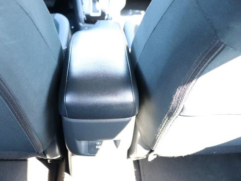 Used 2025 Nissan Versa SV FWD image 20