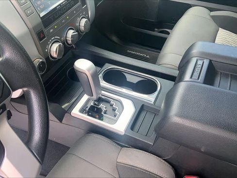 Used 2015 Toyota Tundra SR5 w/ SR5 Upgrade Package AWD/4WD image 17