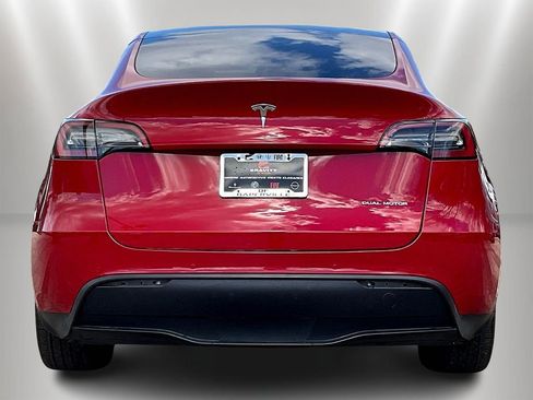 Used 2021 Tesla Model Y Long Range AWD/4WD image 5