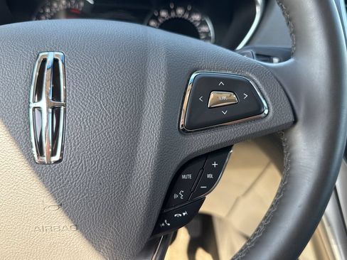 Used 2017 Lincoln MKX Reserve AWD/4WD image 25