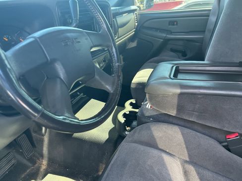 Used 2005 GMC Sierra 1500 SLE image 25