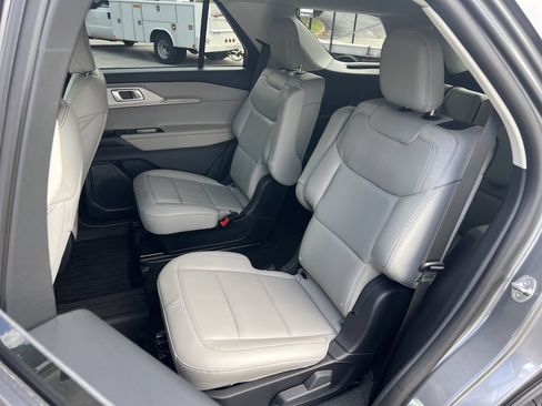 New 2026 Ford Explorer Active w/ Active Comfort Package AWD/4WD image 16