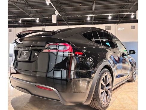Used 2025 Tesla Model X image 12