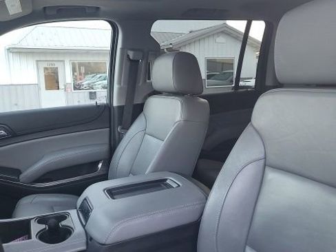Used 2019 Chevrolet Suburban LT image 9