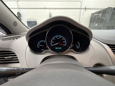 Used 2011 Chevrolet Malibu LS image 11