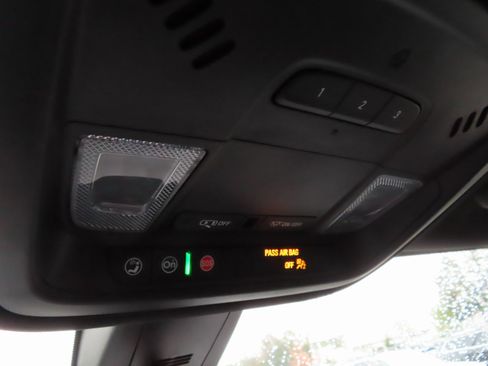 Used 2023 Chevrolet Traverse RS image 37