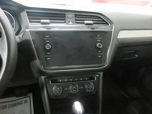 Used 2021 Volkswagen Tiguan SE AWD/4WD image 25