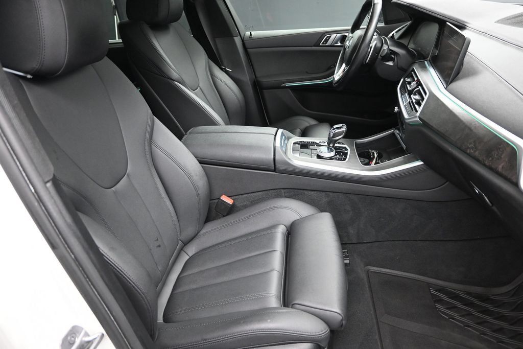 Used 2022 BMW X5 xDrive40i w/ Executive Package AWD/4WD image 37