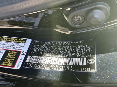 Used 2017 Toyota Camry SE image 8