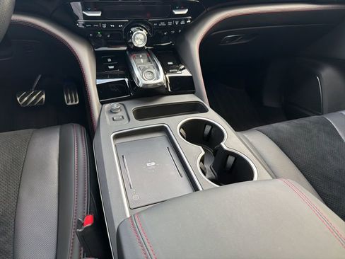 Used 2025 Acura MDX A-Spec image 17