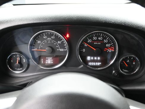 Used 2016 Jeep Wrangler Unlimited Rubicon image 27