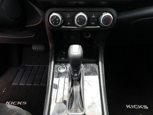 Used 2023 Nissan Kicks SV FWD image 19