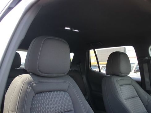 Used 2025 Chevrolet Equinox LT FWD image 32