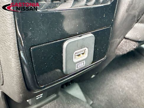 Used 2025 Jeep Compass Latitude AWD/4WD image 32