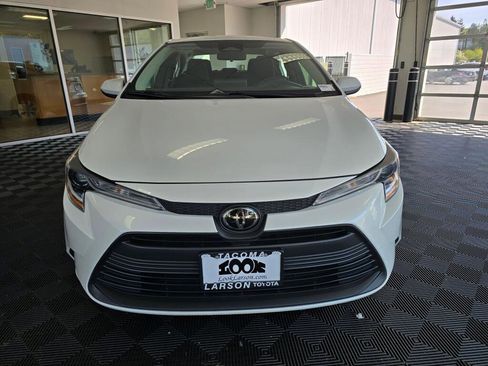 Used 2024 Toyota Corolla LE FWD image 8