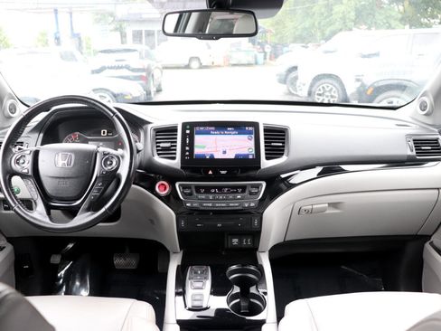 Used 2016 Honda Pilot Touring image 18