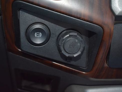 Used 2016 Ford F250 Lariat w/ Lariat Ultimate Package AWD/4WD image 29