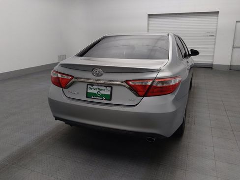 Used 2015 Toyota Camry SE FWD image 7