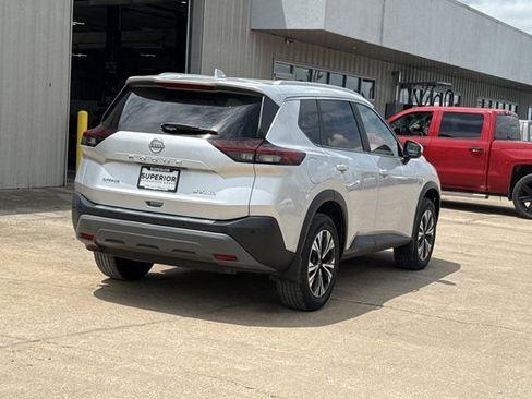 Used 2023 Nissan Rogue SV w/ SV Premium Package AWD/4WD image 3
