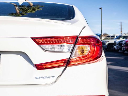 Used 2019 Honda Accord Sport image 9