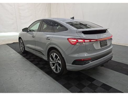 Used 2025 Audi Q4 e-tron Premium w/ Convenience Package AWD/4WD image 2