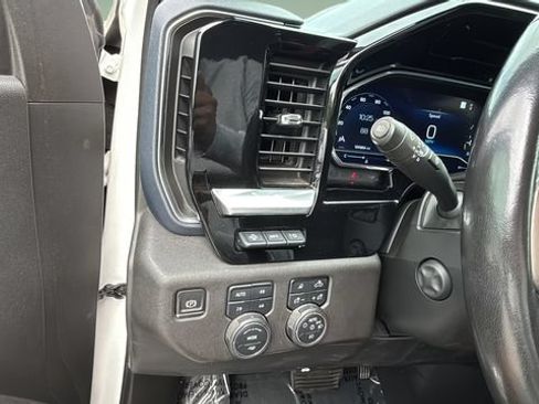 Used 2022 Chevrolet Silverado 1500 High Country w/ High Country Premium Package AWD/4WD image 22