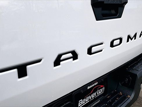 Used 2025 Toyota Tacoma SR image 34