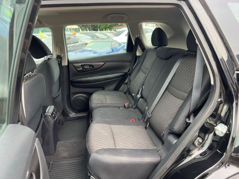 Used 2019 Nissan Rogue S FWD image 13