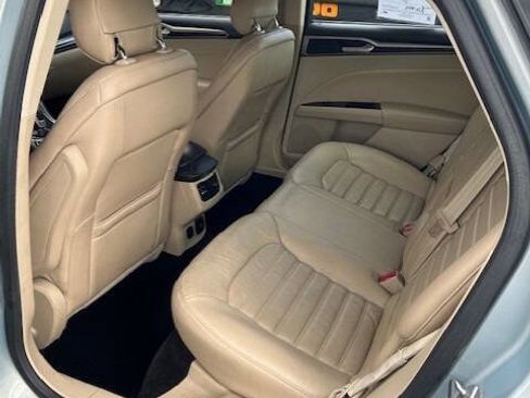 Used 2014 Ford Fusion SE w/ Equipment Group 502A FWD image 7