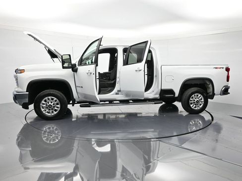 Used 2024 Chevrolet Silverado 2500 LT image 47