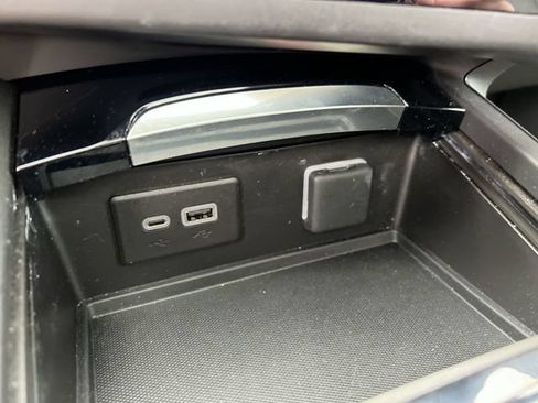 Used 2023 Buick Envision Essence w/ Sport Touring Package AWD/4WD image 34