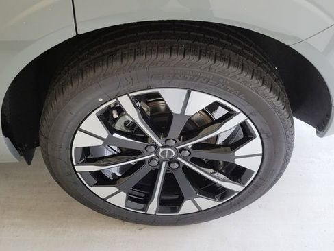 New 2026 Volvo XC60 B5 Plus w/ Protection Package Premier AWD/4WD image 6