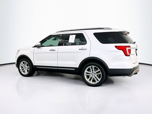 Used 2017 Ford Explorer Limited w/ Equipment Group 301A AWD/4WD image 5