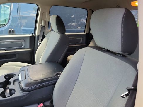 Used 2021 RAM 1500 Classic SLT AWD/4WD image 9