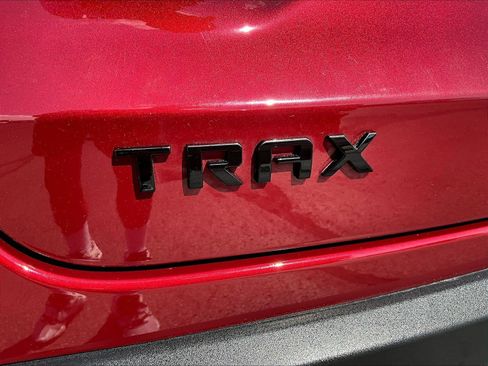 Used 2024 Chevrolet Trax RS FWD image 26