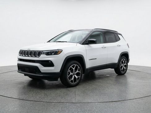 Used 2025 Jeep Compass Limited AWD/4WD image 3