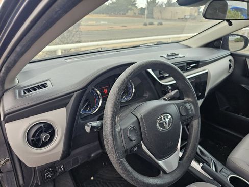 Used 2018 Toyota Corolla LE image 18